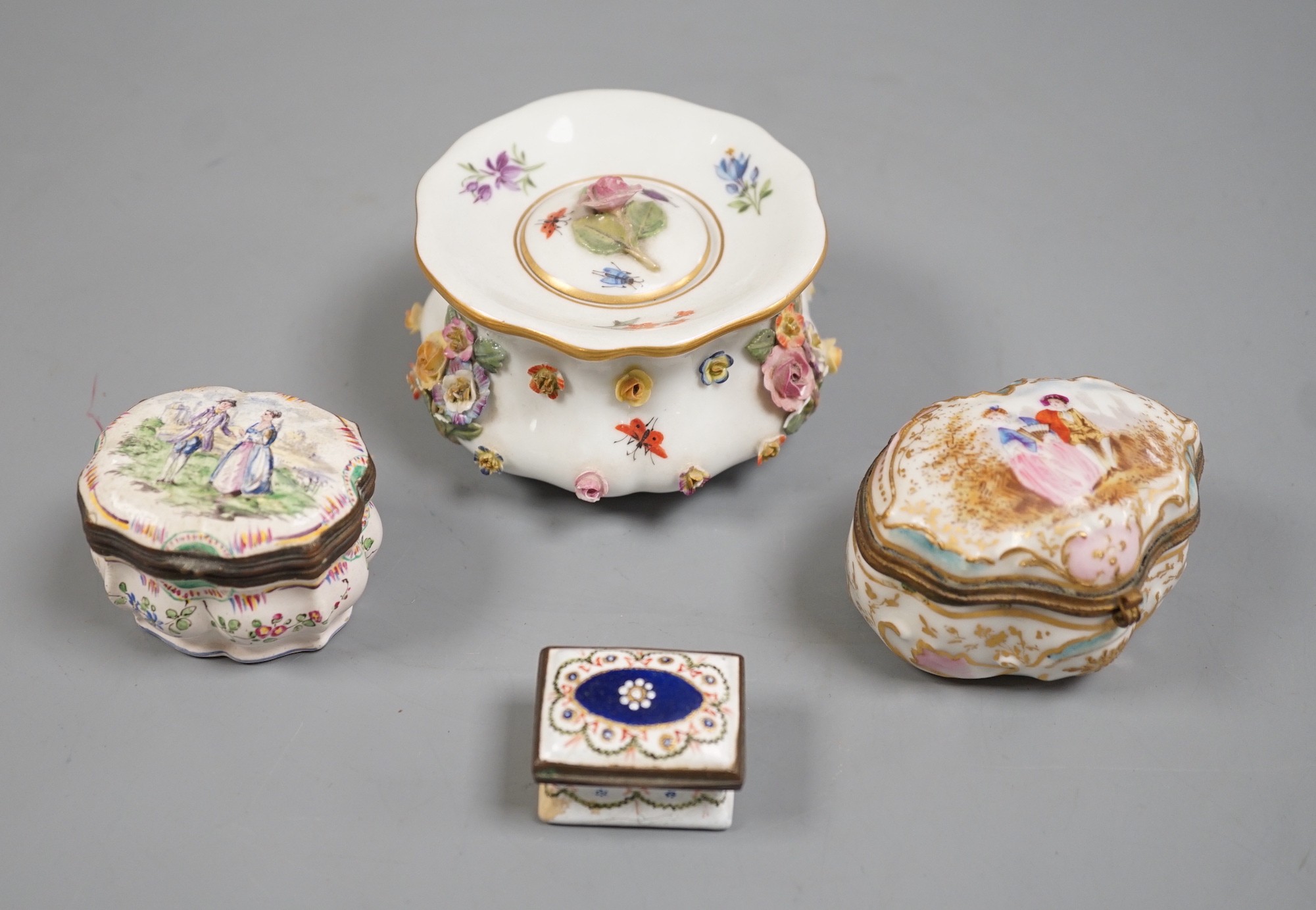 A Meissen pot with cover, 9cm and three various small trinket boxes